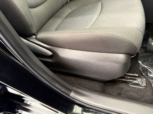 Used 2025 Toyota RAV4 XLE FWD image 20
