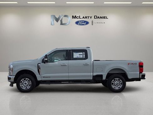 New 2026 Ford F250 Lariat w/ FX4 Off-Road Package image 3
