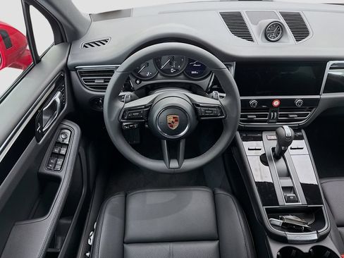 Used 2026 Porsche Macan AWD/4WD image 13