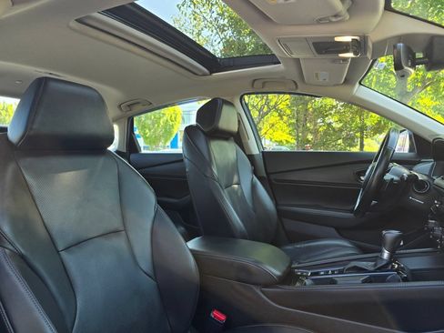 Used 2025 Honda Accord Touring image 12