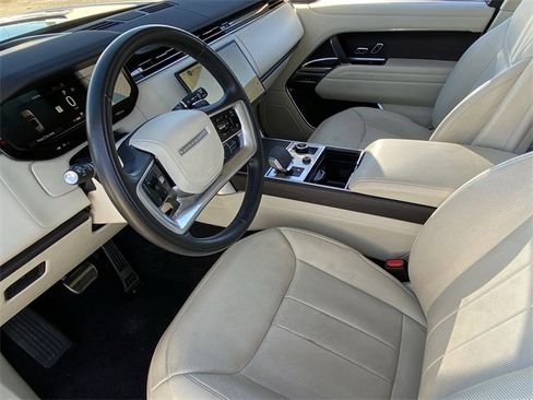 Used 2023 Land Rover Range Rover Long Wheelbase SE image 5