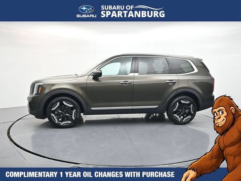 Used 2023 Kia Telluride S FWD image 4