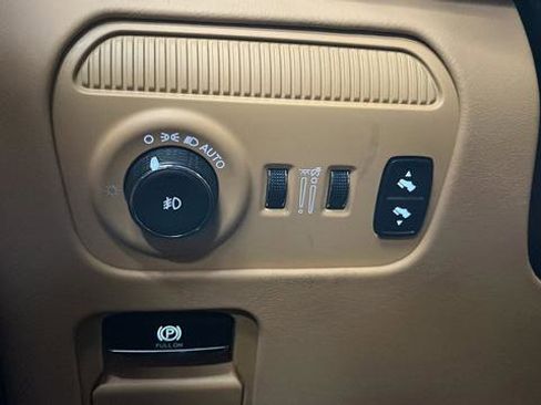 Used 2024 Jeep Grand Wagoneer Series III w/ Rear Seat Video Group 1 image 38