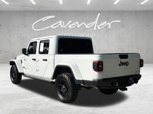 Used 2025 Jeep Gladiator Sport AWD/4WD image 17