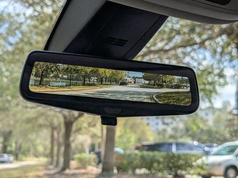 Used 2020 Chevrolet Traverse LT w/ LT Premium Package image 36