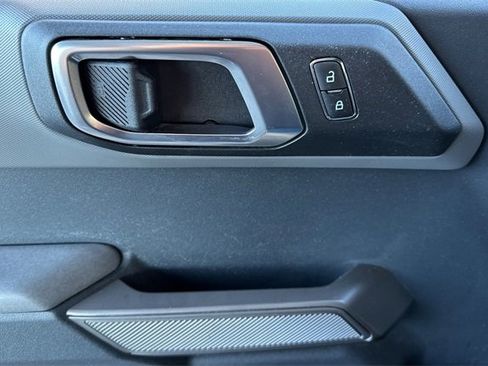 Used 2021 Ford Bronco Black Diamond w/ Sasquatch Package image 11