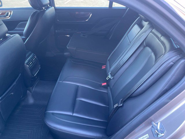 Used 2019 Lincoln Continental Premiere FWD image 54