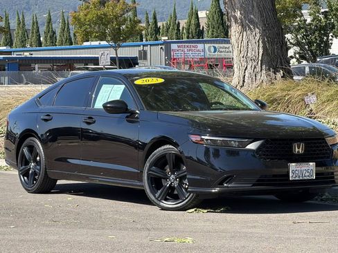 Used 2023 Honda Accord Sport image 2