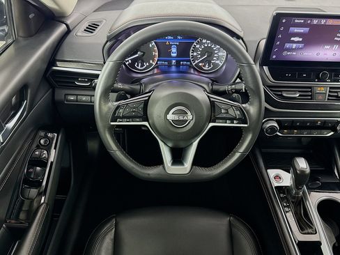 Used 2023 Nissan Altima 2.5 SR w/ SR Premium Package FWD image 16