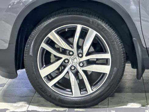 Used 2017 Honda Pilot Touring image 11