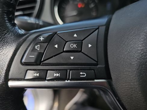 Used 2018 Nissan Rogue SL w/ Premium Package FWD image 15