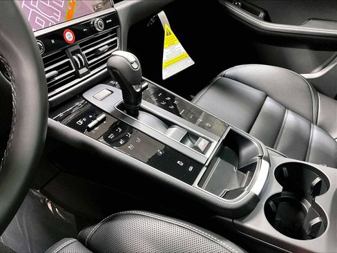 New 2026 Porsche Macan S image 17