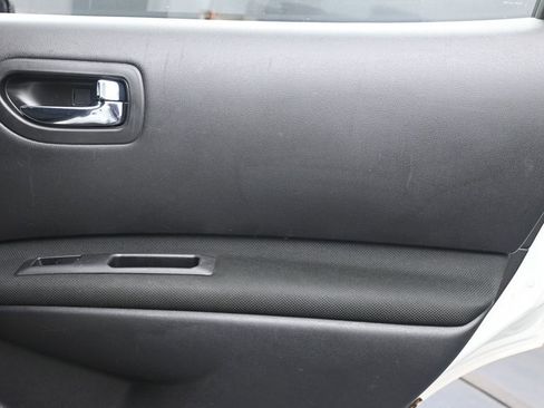 Used 2012 Nissan Rogue S image 25