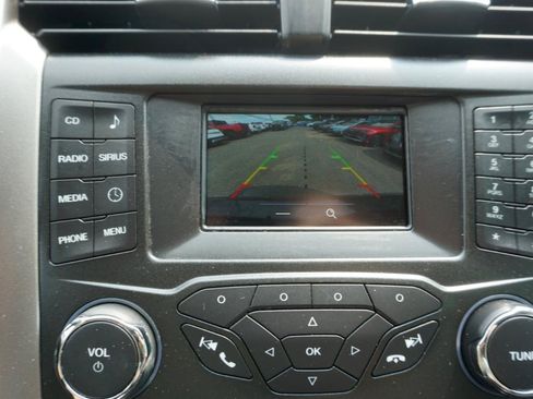 Used 2018 Ford Fusion SE FWD image 15