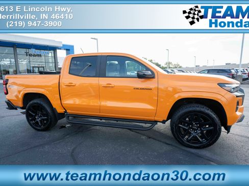 Used 2025 Chevrolet Colorado Z71 w/ Technology Package AWD/4WD image 1