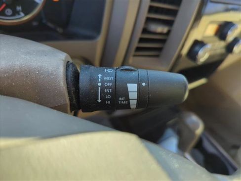 Used 2014 Nissan Titan SL w/ SL Moonroof Package AWD/4WD image 17