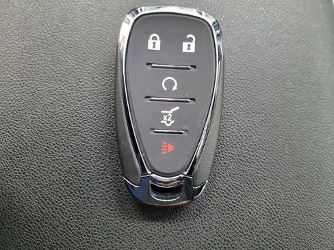 Used 2021 Chevrolet Equinox LT image 32