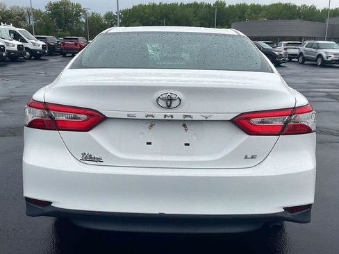 Used 2018 Toyota Camry LE w/ Convenience Package FWD image 4