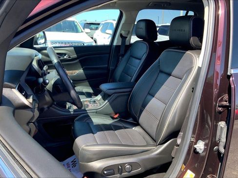 Used 2021 GMC Acadia Denali w/ Denali Ultimate Package AWD/4WD image 21