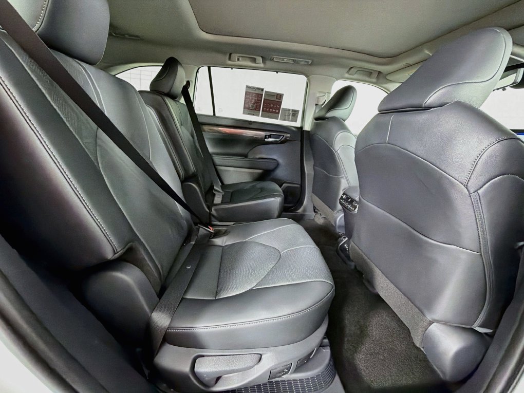 New 2026 Toyota Highlander Platinum AWD/4WD image 29