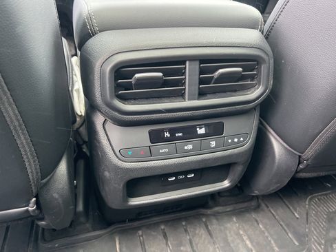 Used 2024 Honda Pilot Touring image 20