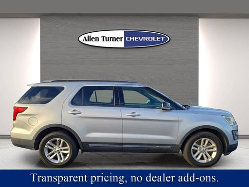 Used 2017 Ford Explorer XLT w/ Equipment Group 202A image 5