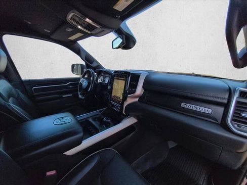 Used 2019 RAM 1500 Laramie w/ Sport Appearance Package AWD/4WD image 19
