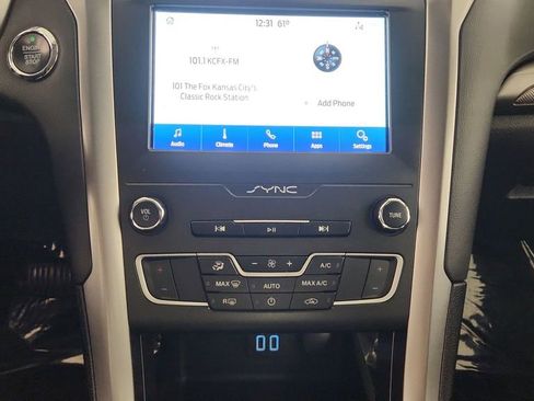 Used 2020 Ford Fusion SE FWD image 16