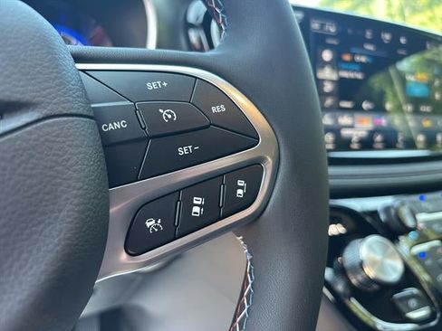 New 2027 Chrysler Pacifica Select AWD/4WD image 13