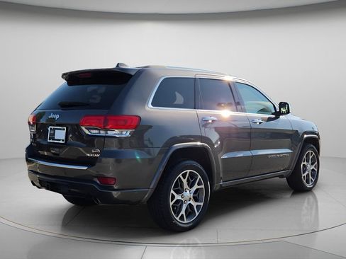 Used 2019 Jeep Grand Cherokee Overland AWD/4WD image 7