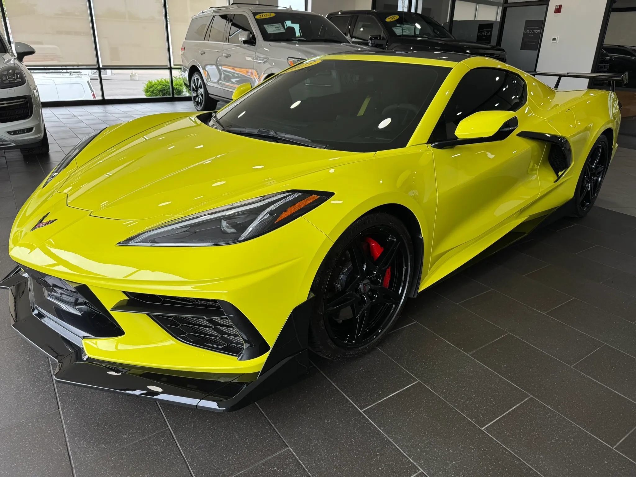 Used 2023 Chevrolet Corvette Stingray Coupe w/ Z51 Performance Package RWD image 20
