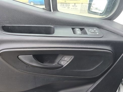 Used 2021 Freightliner Sprinter 2500 image 22