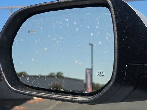 New 2026 Chevrolet Equinox LT image 24