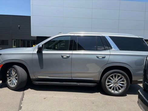 Used 2023 Cadillac Escalade Premium Luxury w/ Performance Package AWD/4WD image 6