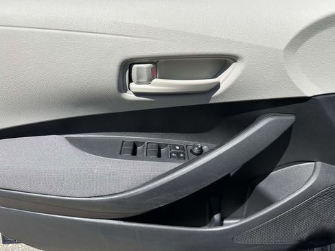 Used 2024 Toyota Corolla LE FWD image 17