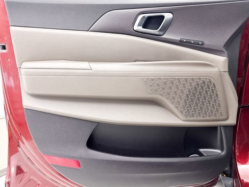 Certified 2025 Kia Carnival EX FWD image 32