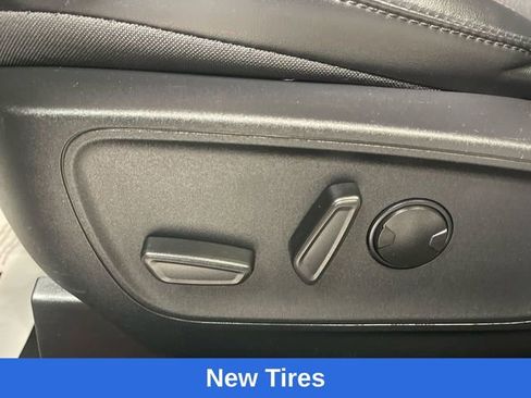 Used 2025 Ford Escape ST-Line Select AWD/4WD image 12