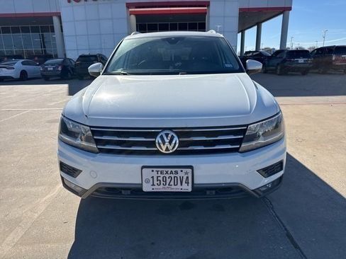 Used 2020 Volkswagen Tiguan SEL image 3