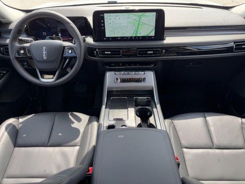 New 2026 Lincoln Aviator AWD image 13