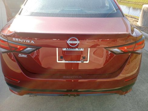 Used 2024 Nissan Sentra SR w/ SR Premium Package image 14