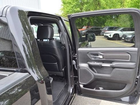 Used 2025 RAM 1500 Laramie AWD/4WD image 34