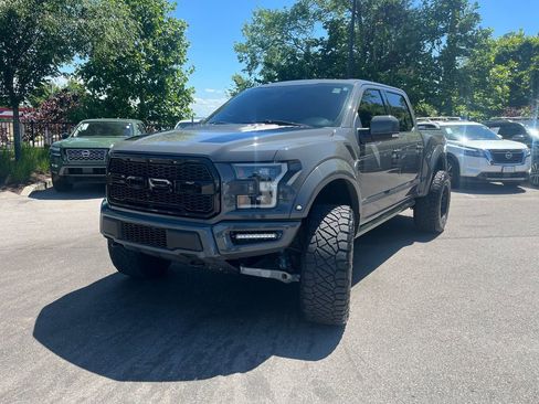 Used 2018 Ford F150 Raptor w/ Equipment Group 802A Luxury AWD/4WD image 3