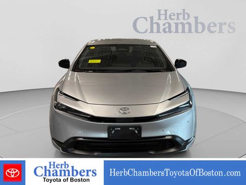 Used 2023 Toyota Prius LE AWD/4WD image 2