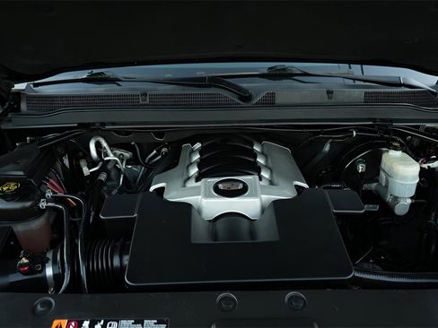 Used 2020 Cadillac Escalade ESV 4WD image 19