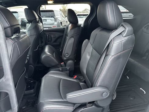 Used 2025 Toyota Sienna XSE image 17