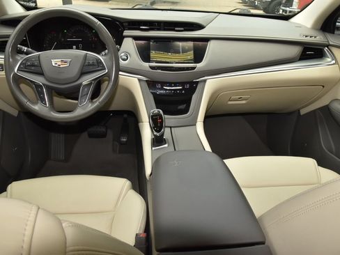 Used 2019 Cadillac XT5 Luxury FWD image 16