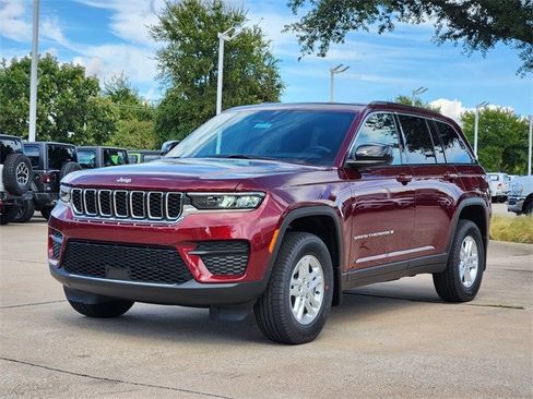 New 2025 Jeep Grand Cherokee Laredo w/ MOPAR Finishing Package image 2