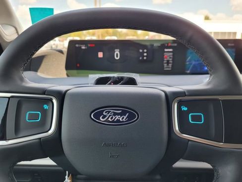 New 2025 Ford Expedition Active image 13