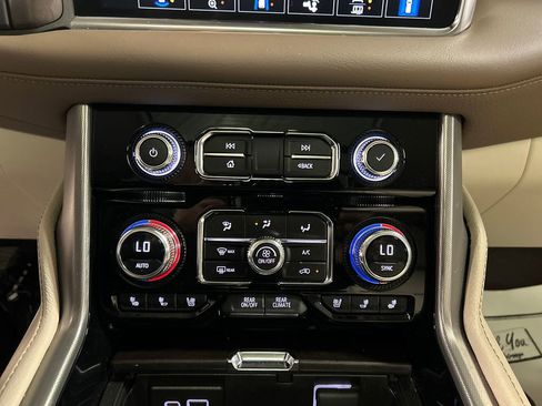 Used 2023 GMC Yukon Denali image 19