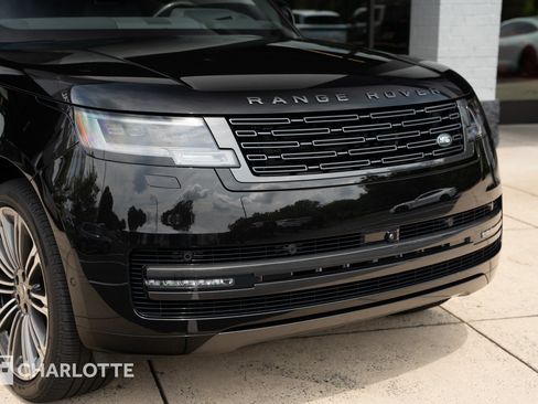 Used 2025 Land Rover Range Rover Long Wheelbase SE AWD/4WD image 3